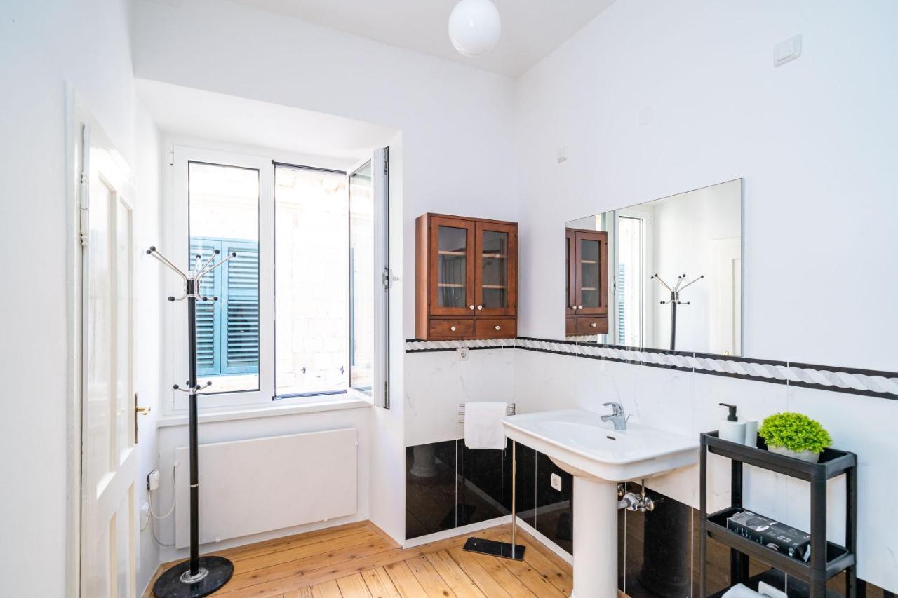 Laus Ii, Lovely Apartment In Old Town Dubrovnik Bagian luar foto